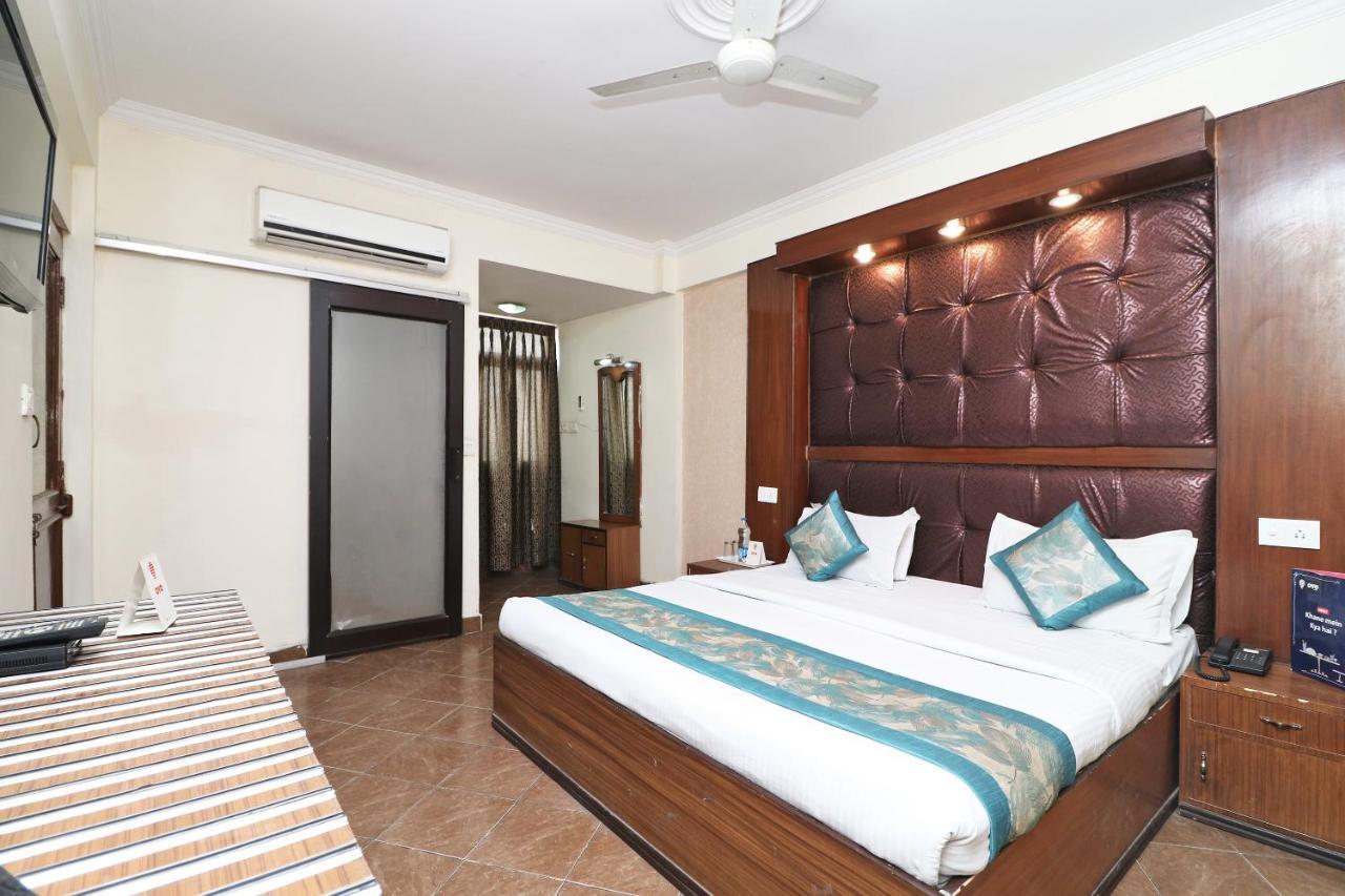 Oyo 1822 Hotel Ambassador Dehradún Kültér fotó