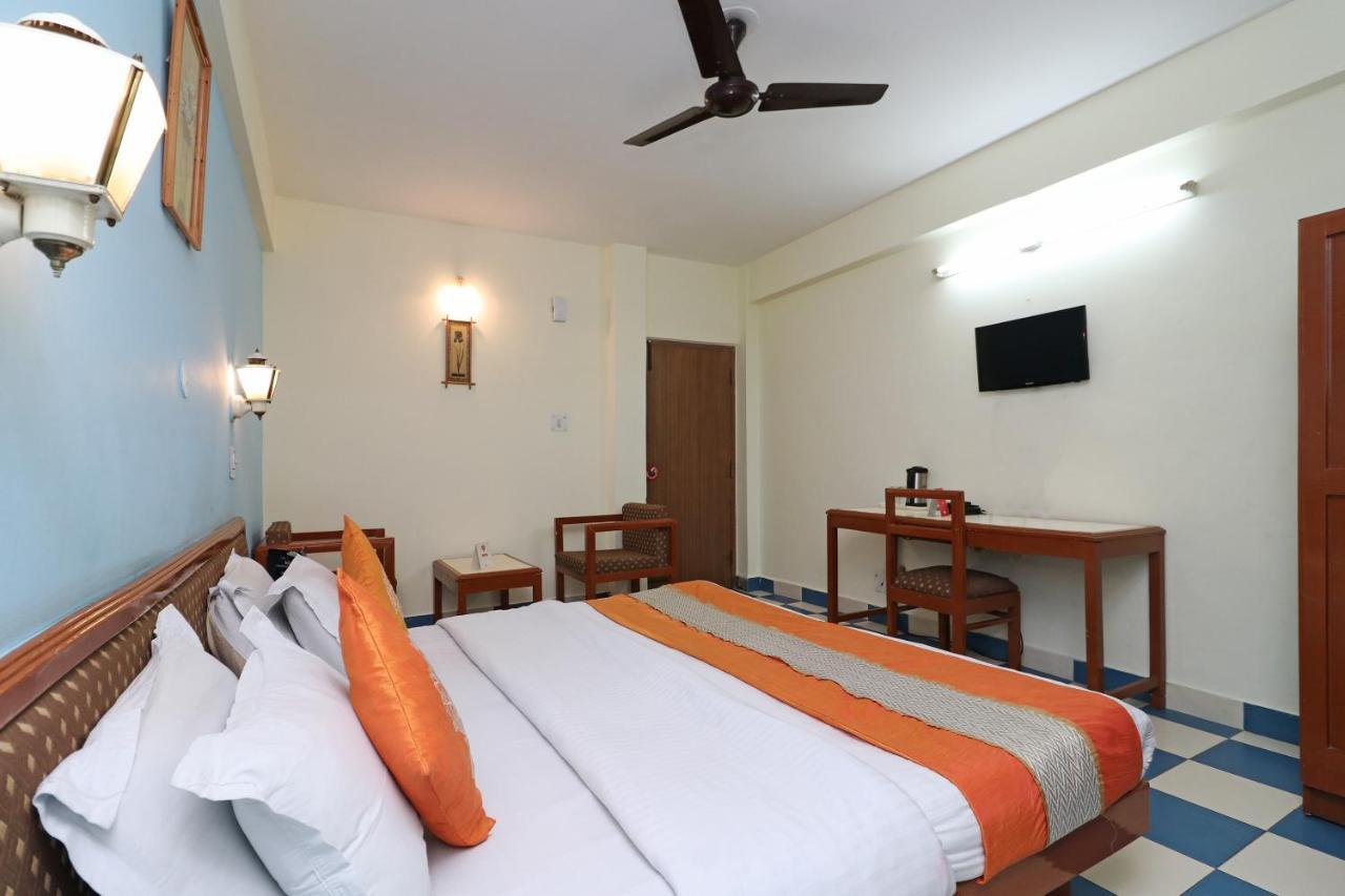 Oyo 1822 Hotel Ambassador Dehradún Kültér fotó