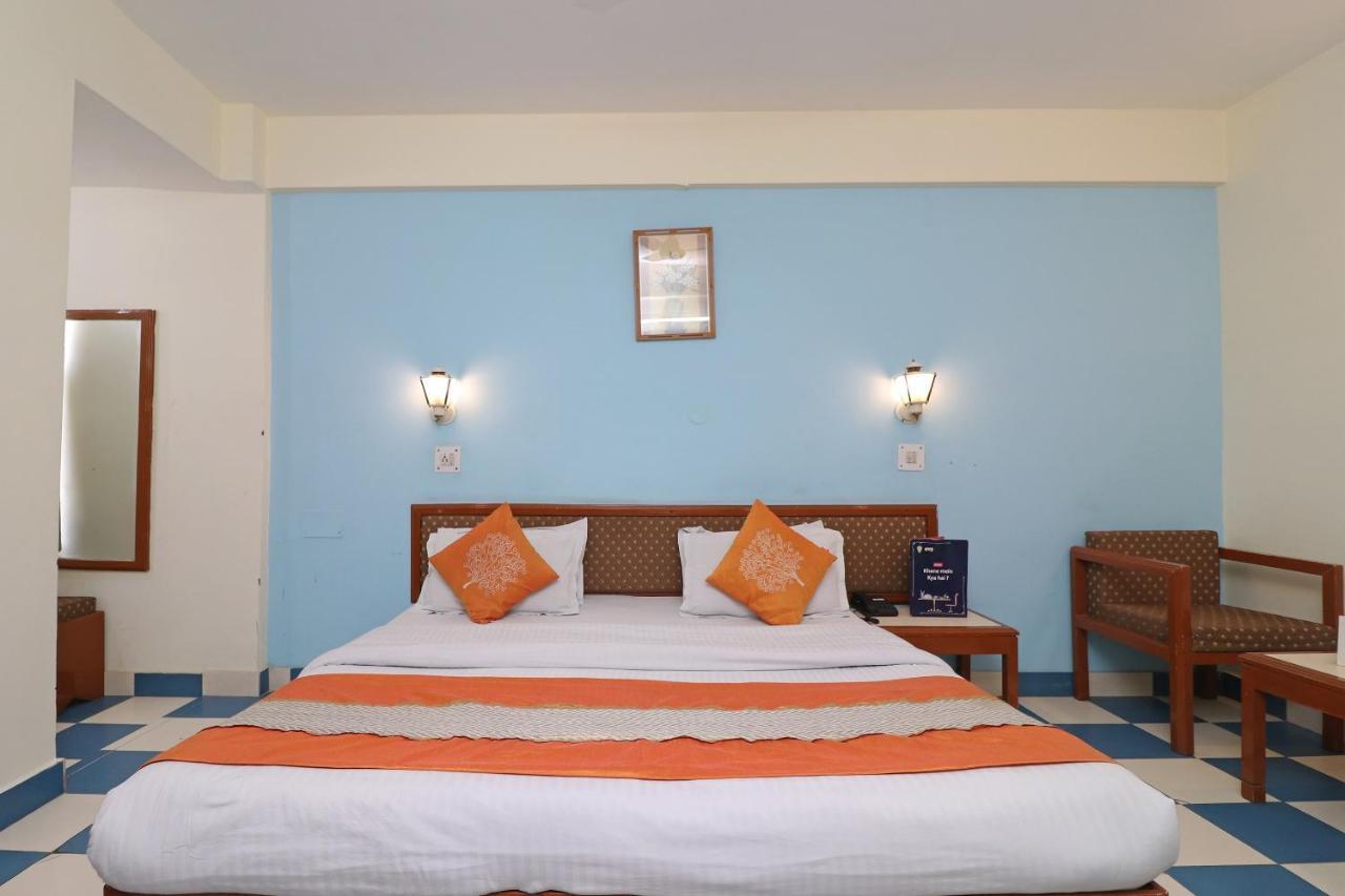 Oyo 1822 Hotel Ambassador Dehradún Kültér fotó