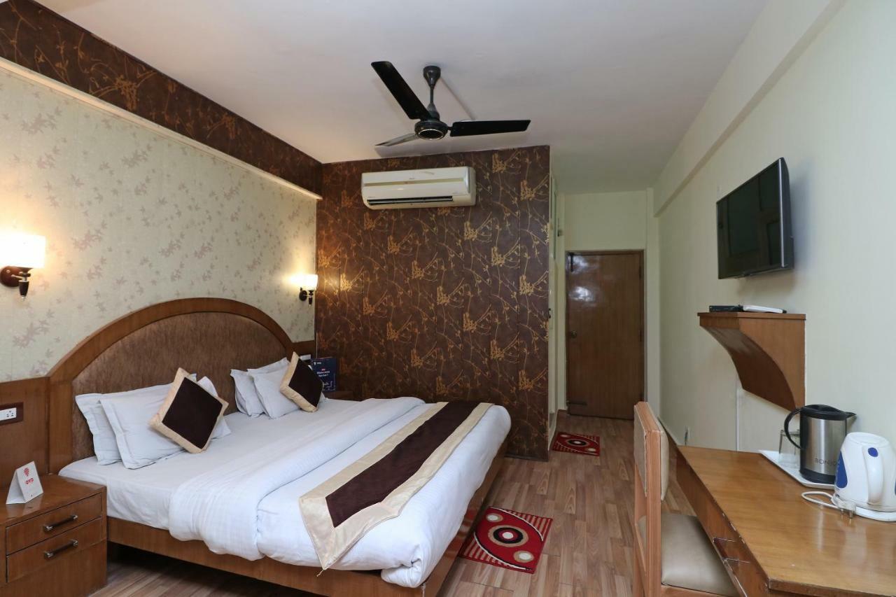Oyo 1822 Hotel Ambassador Dehradún Kültér fotó