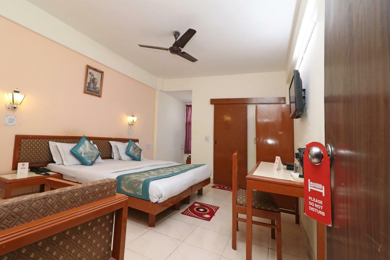 Oyo 1822 Hotel Ambassador Dehradún Kültér fotó