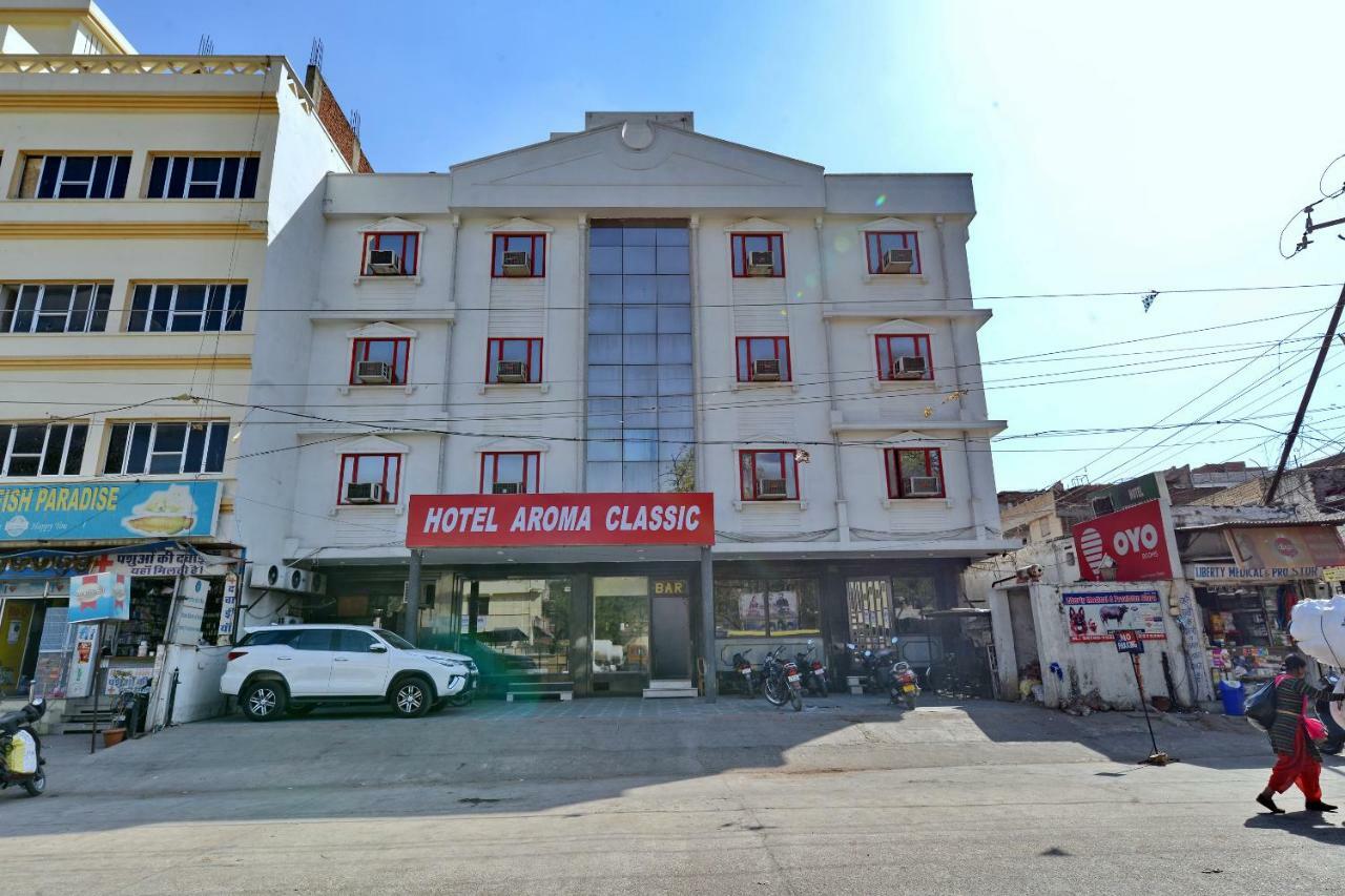 Oyo 1822 Hotel Ambassador Dehradún Kültér fotó